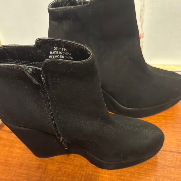 Forever 21 Brown Textile Wedge Ankle Boots 4-1/2” heel Size 6.5 - Picture 6 of 8